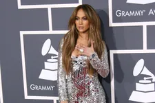 Jennifer Lopez Freaks Out, Kisses Contestant After ‘Idol’ Performance