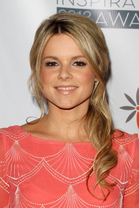 Style Face-Off- Side Ponytail, Ali Fedotowsky