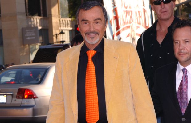 Burt Reynolds Looks Frail At Rare Red Carpet Appearance - Fame10