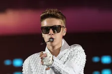 Justin Bieber Vicious Egg Attack on Neighbor’s House – See The Video!