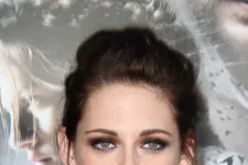 Kristen Stewart Chops Off Hair, Debuts Dramatic Pixie Cut