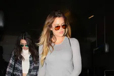 Khloe Kardashian Chooses White Skinny Jeans As Airport Attire