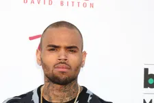Chris Brown Blasts His Girlfriend On Stage, Then Apologizes