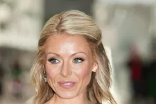 How Kelly Ripa’s Butt Selfie Got Into The Wrong Hands