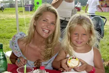 Retro Photos Of Celebrity Moms And Daughters: Take A Look!