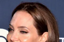 Angelina Jolie Suffers Major Make-Up Blunder!