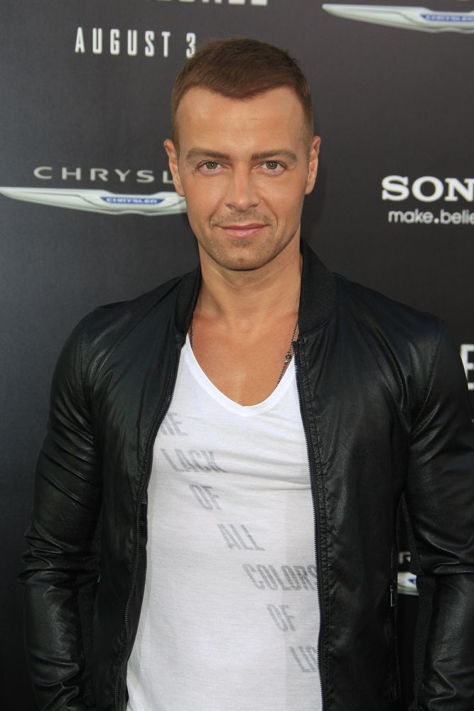 Joey Lawrence Sold His Clothes Before Filing For Bankruptcy - Fame10