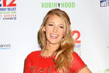 Blake Lively Shows Off Post-Baby Waist Just 4 Months After Giving Birth