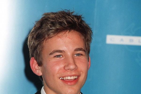 Popular Forgotten Actors And Actresses From the ’90s: Where Are They Now?