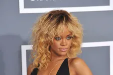 Rihanna Gets Lashes Out At Fan Wanting Photo (Watch)