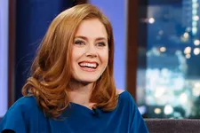 Amy Adams Gives Up First Class Seat To US Soldier In Coach
