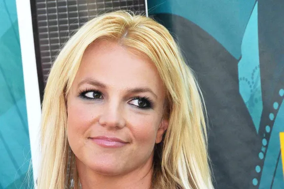 ¡Ops! Los 8 Peores Momentos Fashion de Britney Spears en la Alfombra Roja