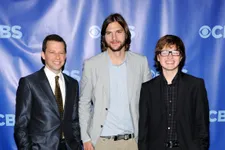 Ashton Kutcher Posts Tribute To Jon Cryer For ‘Two And A Half Men’ Finale