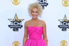 ACM Awards 2015: The 5 Worst Dressed Stars On The Red Carpet