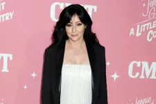 Shannen Doherty Has Breast Cancer, Sues Manager For Neglecting Insurance