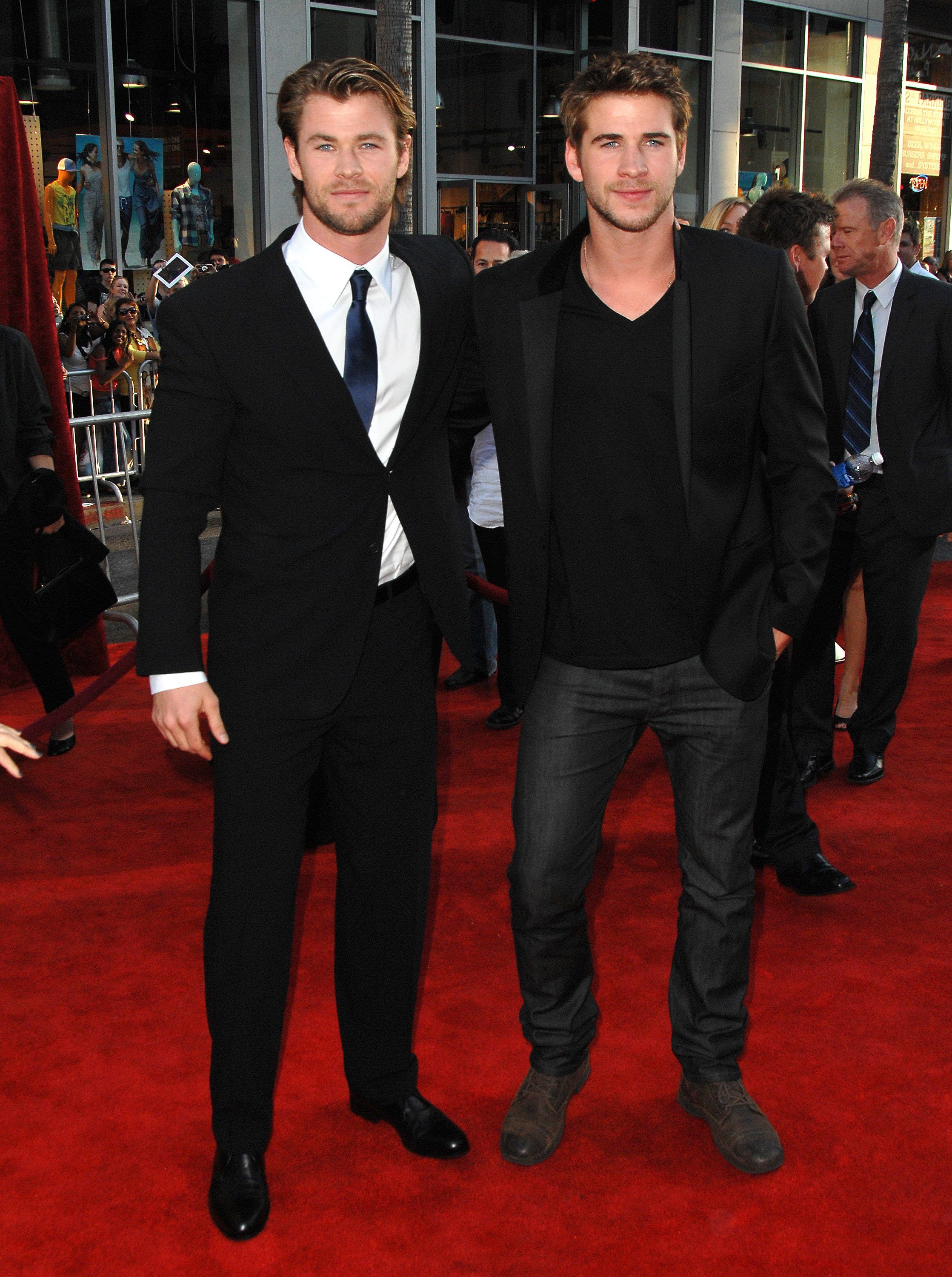 10 Reasons Chris and Liam Hemsworth Are the Hottest Siblings In(03)