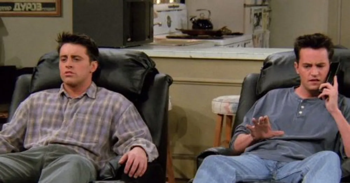 Friends: 12 Best Chandler and Joey Moments - Fame10
