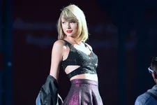 Taylor Swift Accused Of Stealing Artwork For “1989” Promotion