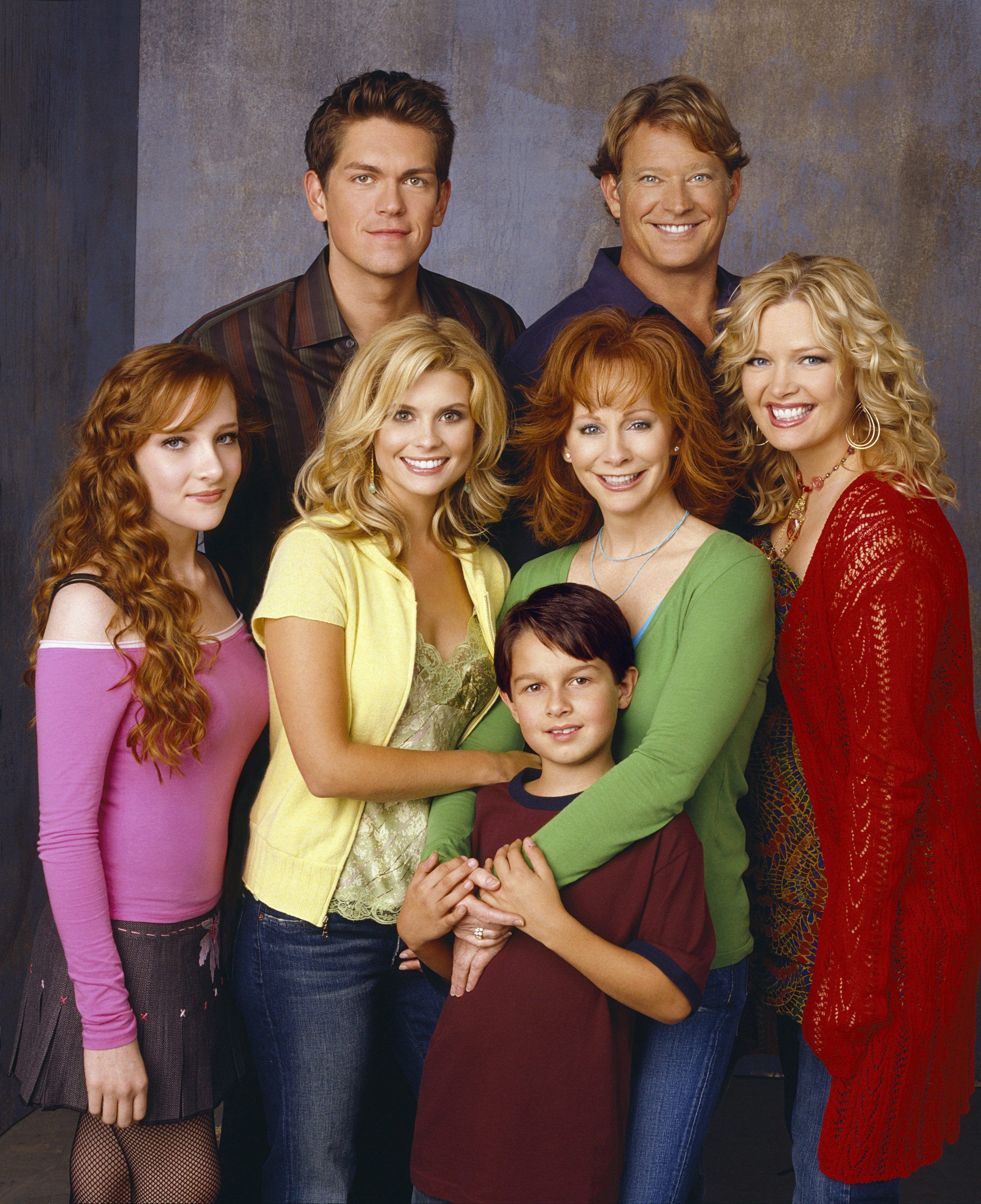 Cast Of Reba: How Much Are They Worth Now? - Fame10