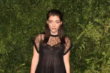 Lorde Apologizes For Insensitive Comment About Friendship With Taylor Swift
