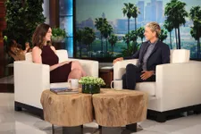 Anne Hathaway Visits Ellen To Talk About Motherhood