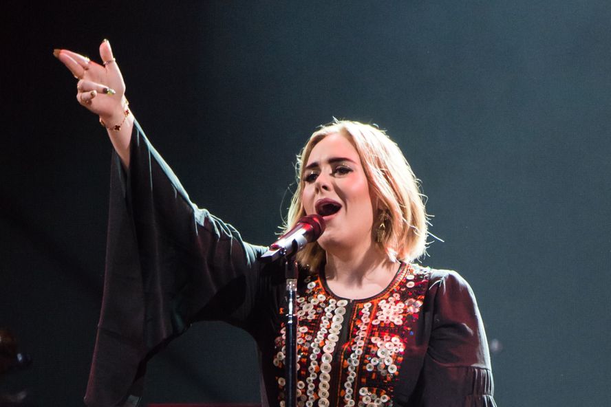 Adele Shares Rare, Makeup Free Photos With Fans – See The Pics!