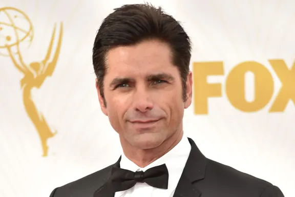 John Stamos Uses ‘Full House’ Couch As A Baby Gate And His Costars React