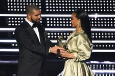 Drake Confesses His Love To Rihanna On Stage