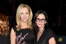Lisa Kudrow And Courteney Cox Play Hilarious ‘Friends’ Trivia