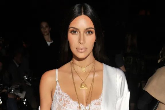 Kim Kardashian Tied Up, Held At Gunpoint In Paris Hotel Room
