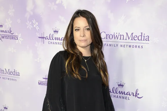 Holly Marie Combs Calls Out Charmed Reboot Again
