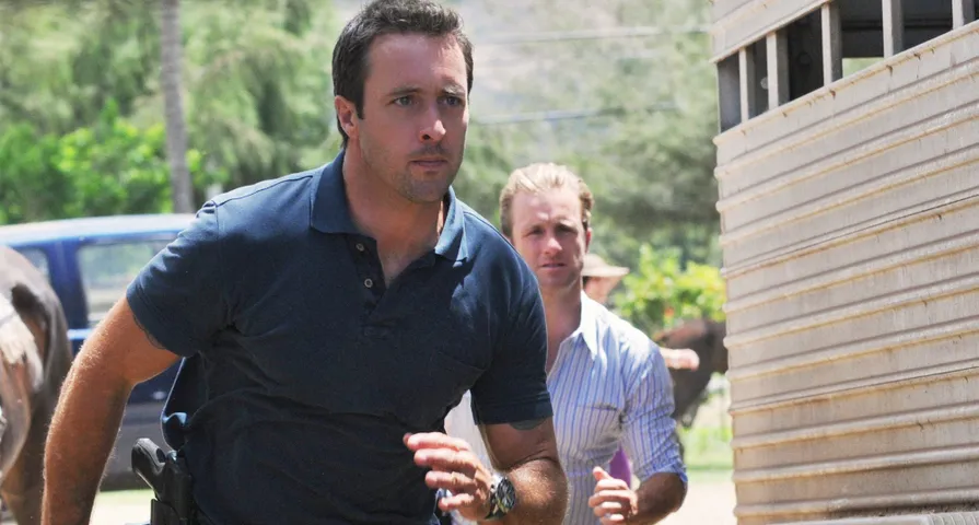 Things You Might Not Know About Hawaii Five-0 Star Alex O'Loughlin - Fame10