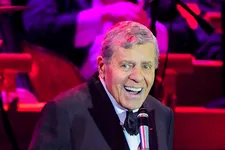 Hollywood Stars Pay Tribute To Jerry Lewis After His Death