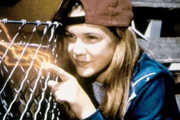 9 Things You Didn’t Know About The Secret World Of Alex Mack