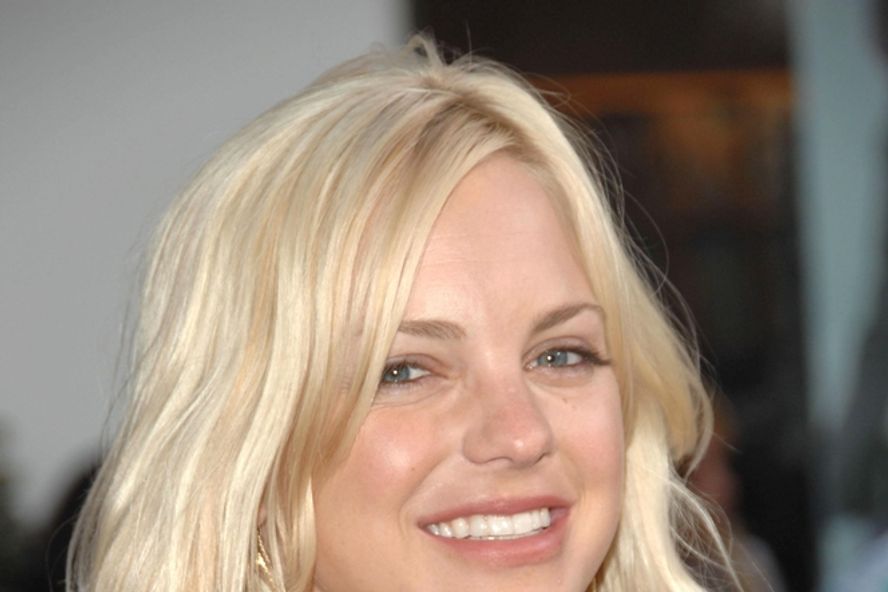 Anna Faris Tweets That She And Her Family “Were Saved From Carbon Monoxide” Over Thanksgiving