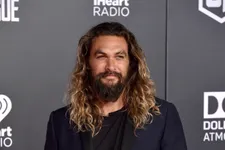 Jason Momoa Calls Out Chris Pratt For Using A Plastic Water Bottle And Then Apologizes