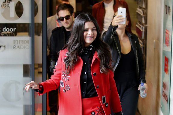 Best Celebrity-Inspired Holiday Outfits