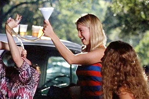 10 Famous Stars Who Got Their Starts As Extras