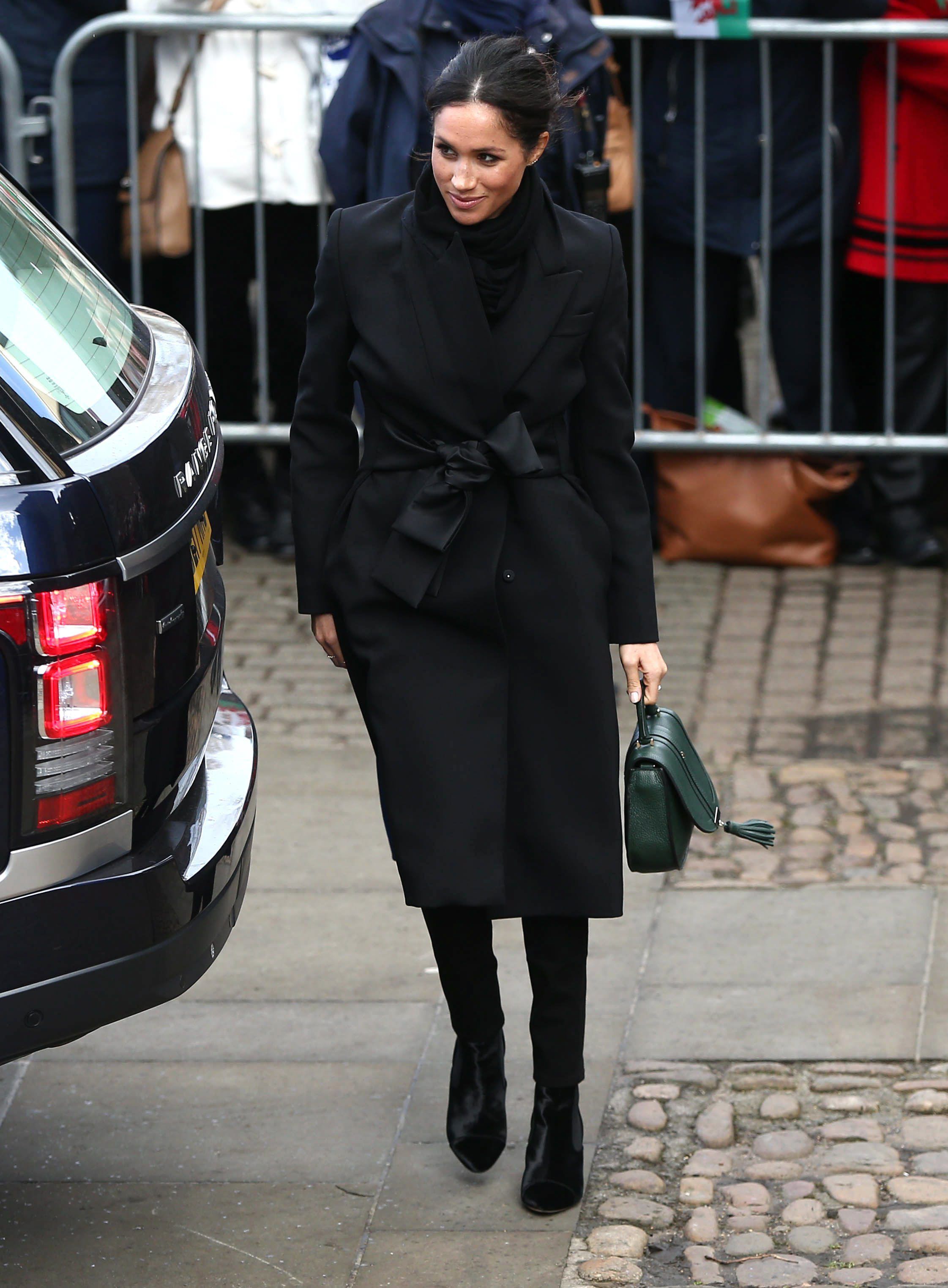 Did Saintmeghanmarkle Just Break Royal Protocol? - 7b7h8lk