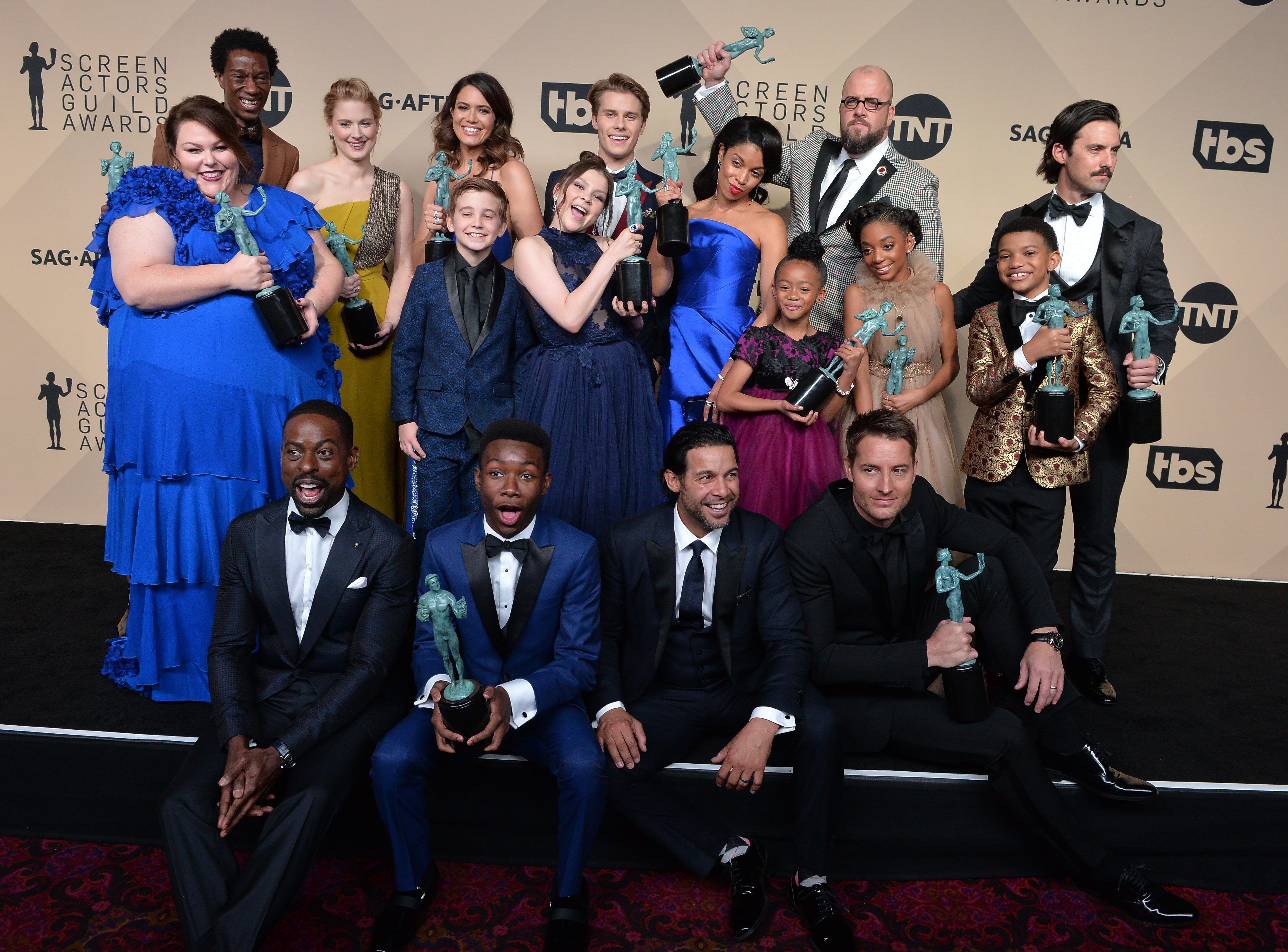 'This Is Us' Cast Wins Biggest SAG Award For Best Ensemble In A Drama ...