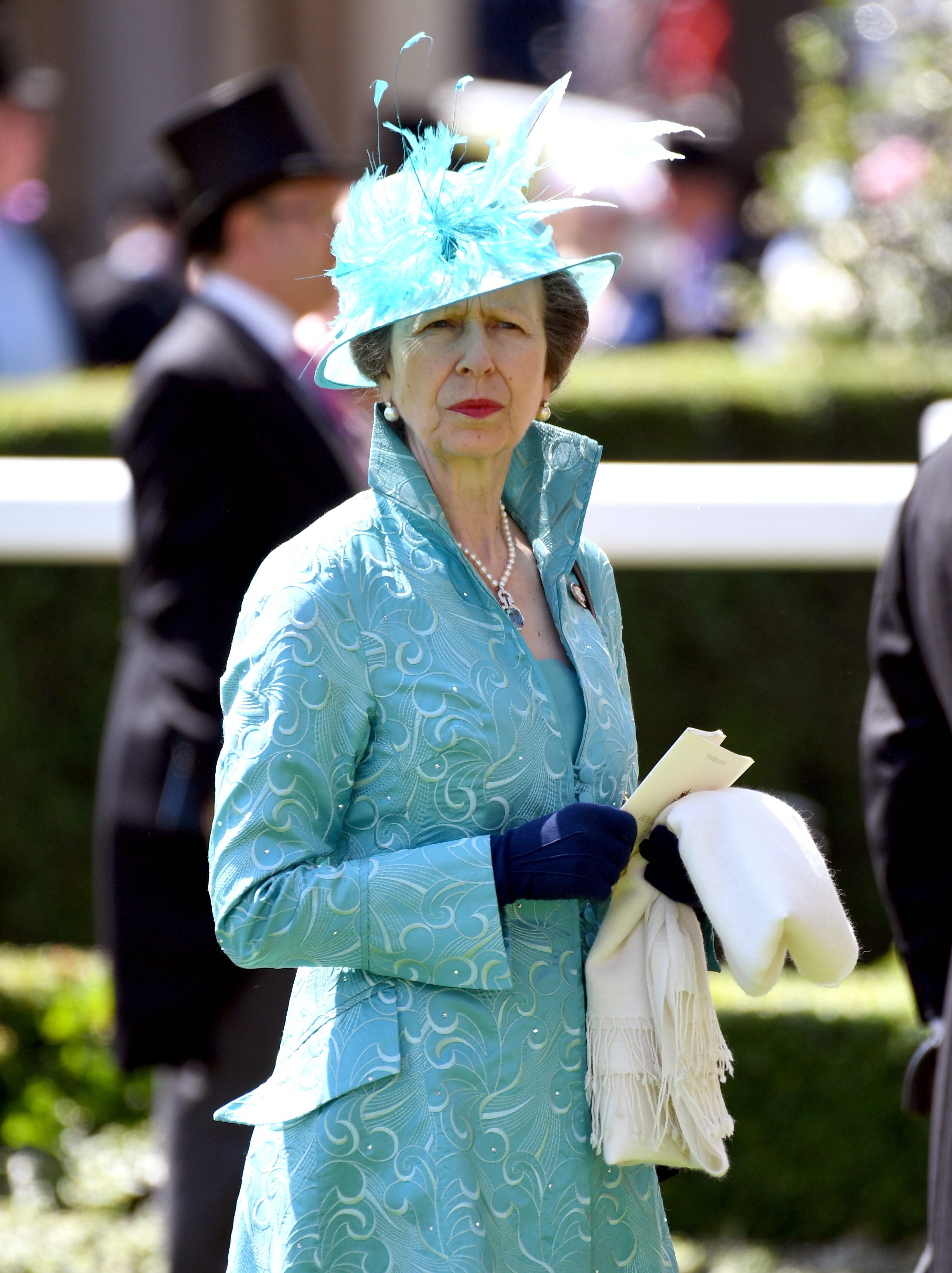 Princess Anne Reveals Why She Doesn t Shake Hands During Walkabouts