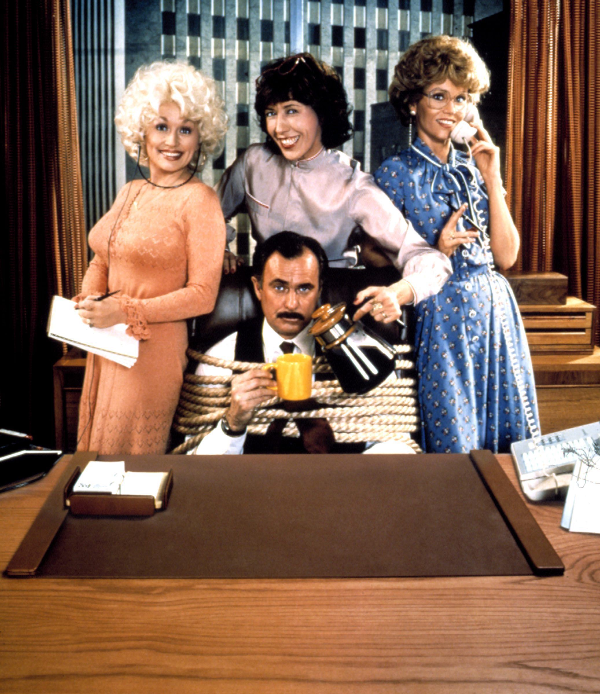 Exclusive: Dolly Parton Opens Up About Her Iconic Hairstyle - 800xw6c