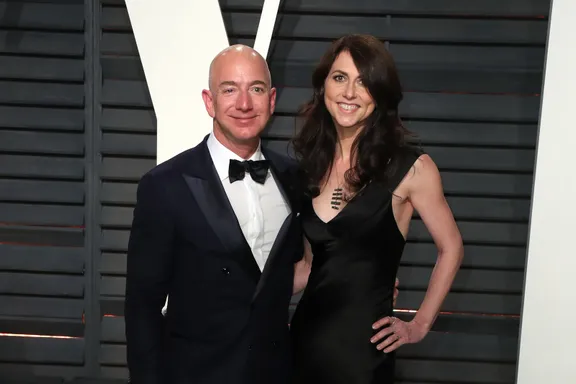 Things You Didn't Know About Jeff Bezos' Relationship With Lauren Sanchez