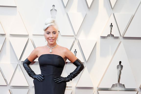 Lady Gaga Just Channeled Breakfast At Tiffany’s At The 2019 Oscars