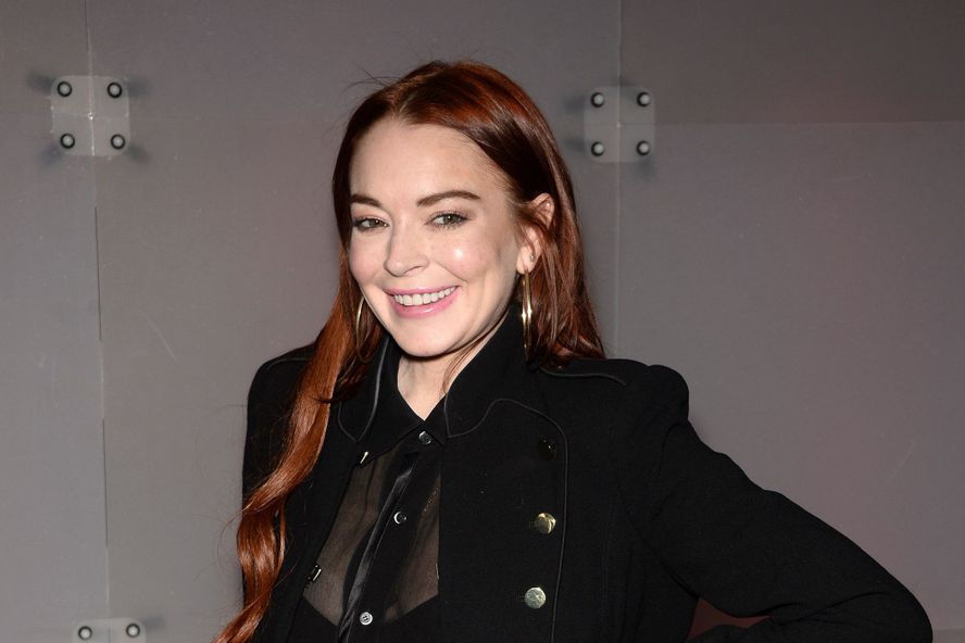 Lindsay Lohan Swears She Wasn’t Flirting With Liam Hemsworth On Instagram