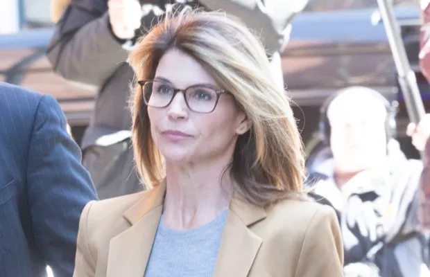 Lori Loughlin And Her Husband Plead Not Guilty In College Admissions Scam Fame10