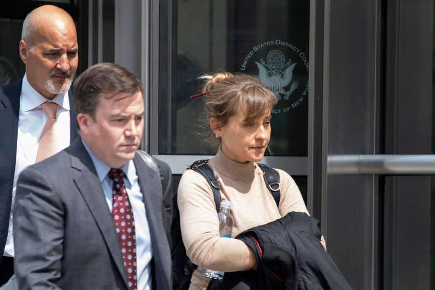 Smallville’s Allison Mack Apologizes After Pleading Guilty In NXIVM Cult Case