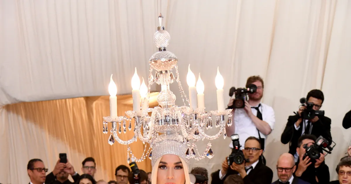 Katy Perry Just Wore A Full Blown Chandelier To The Met Gala Fame10