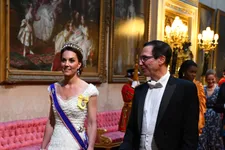 Kate Middleton Dazzles In White At State Dinner