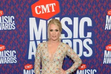 Carrie Underwood To Release A Full-Length Christmas Album Later This Year